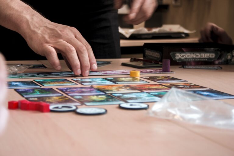 Conoce los beneficios de los juegos de mesa en el aula