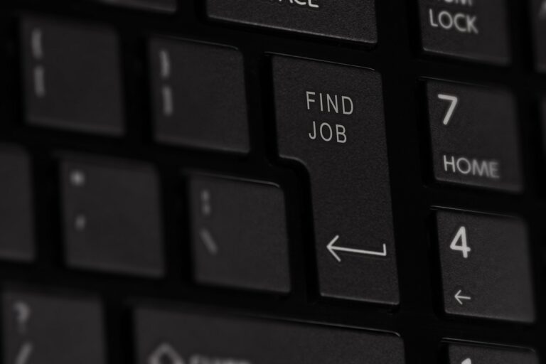Casi 4 de cada 10 parados llevan más de dos años sin trabajo