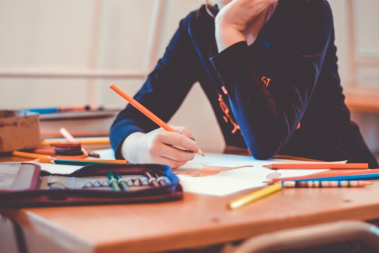 De la EGB a la ESO: más horas de clase y menos alumnos por aula