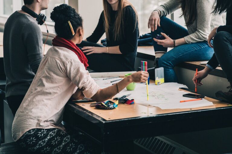 El Ayto. de Ejea ofrecerá a sus jóvenes becas para intercambios escolares