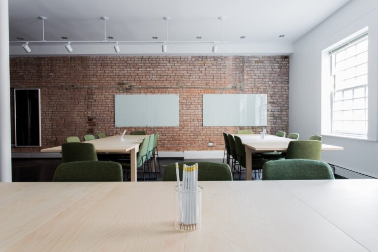 Educación plantea no adelantar el curso y empezar el día 7
